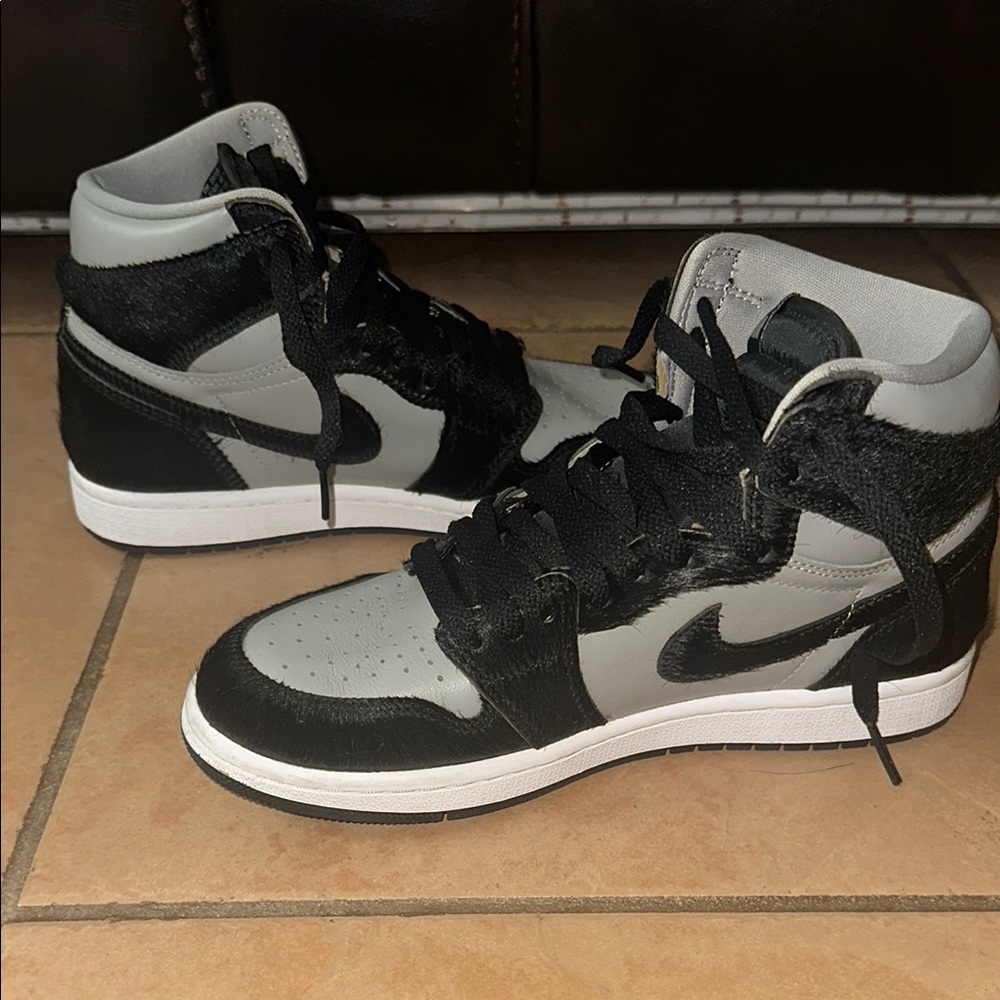 Retro 1s Women’s Black and Gray Sneakers
